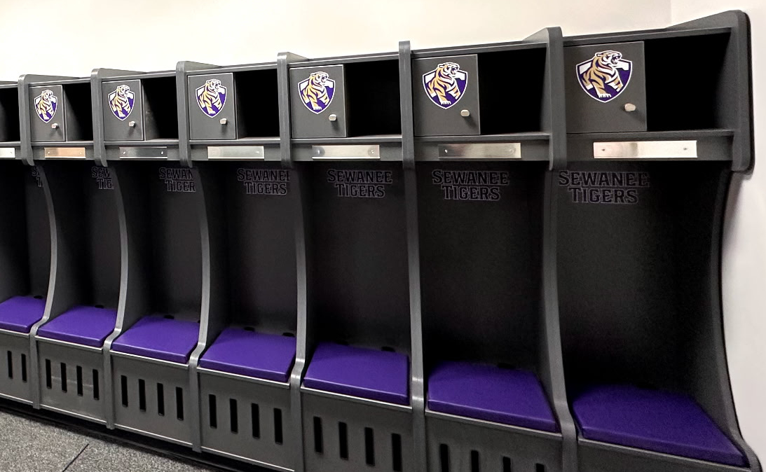 Swanee lacrosse locker room photo