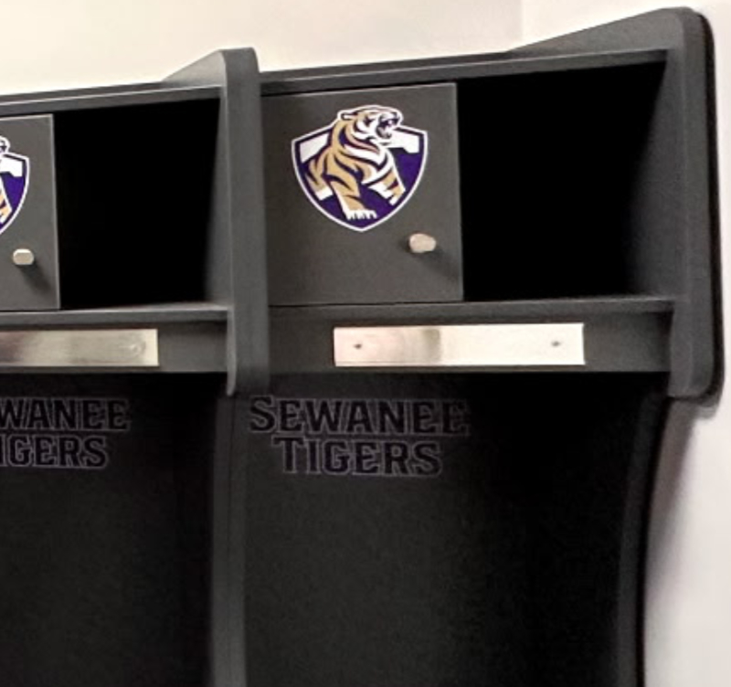Swanee lacrosse locker room photo